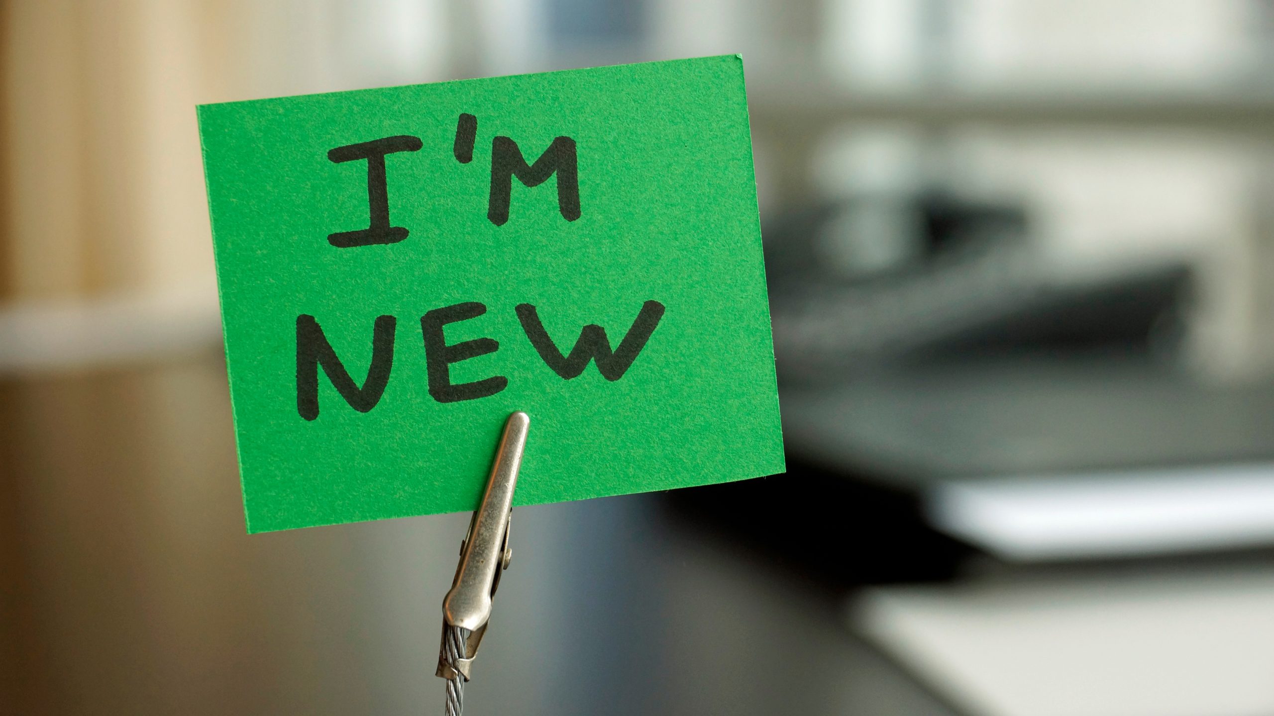 I am new written on a memo at the office